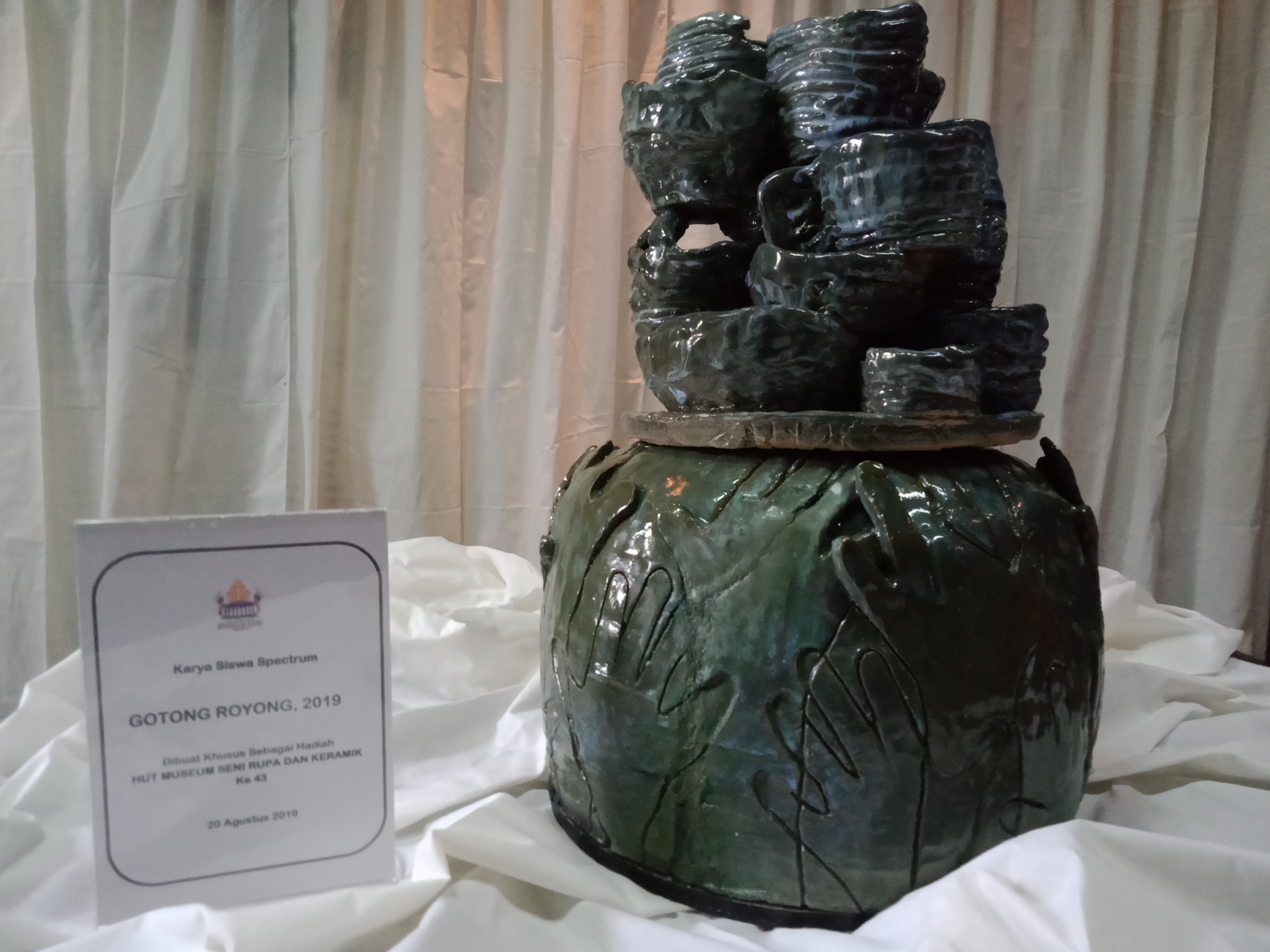 Foto Karya Tembikar di Museum Seni Rupa & Keramik